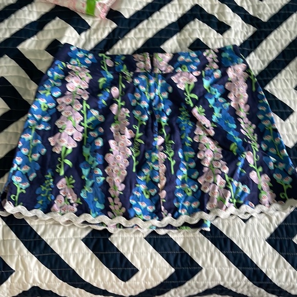 Lily Pulitzer Skort Size 2 Excellent preowned condition - Picture 2 of 6